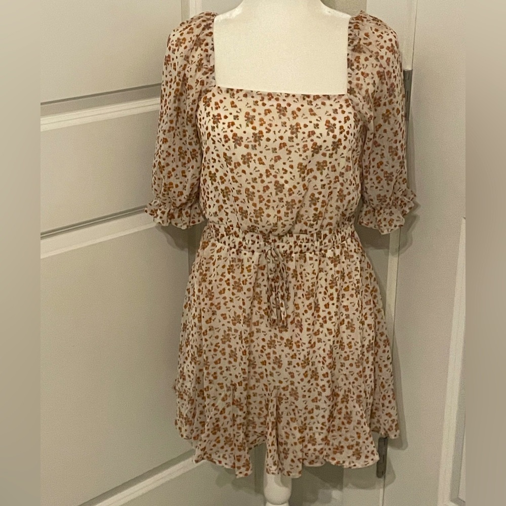 Trixxi/Francesca’s Red Micro Floral Mini Dress Medium *NWT*